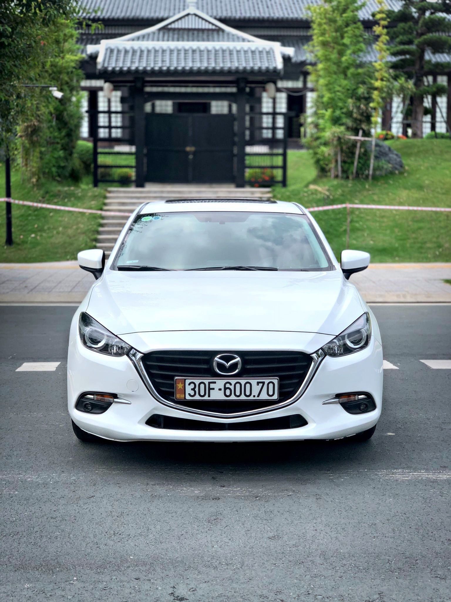 Mazda 3 2019 - Màu trắng giá cạnh tranh