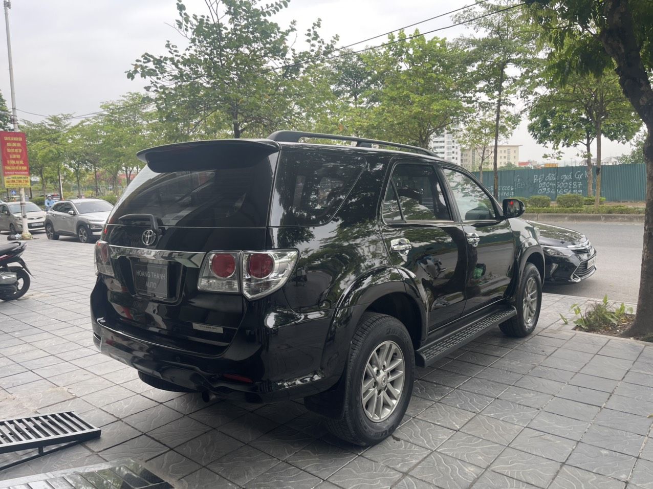 Toyota Fortuner 2014 - Cần bán xe màu đen
