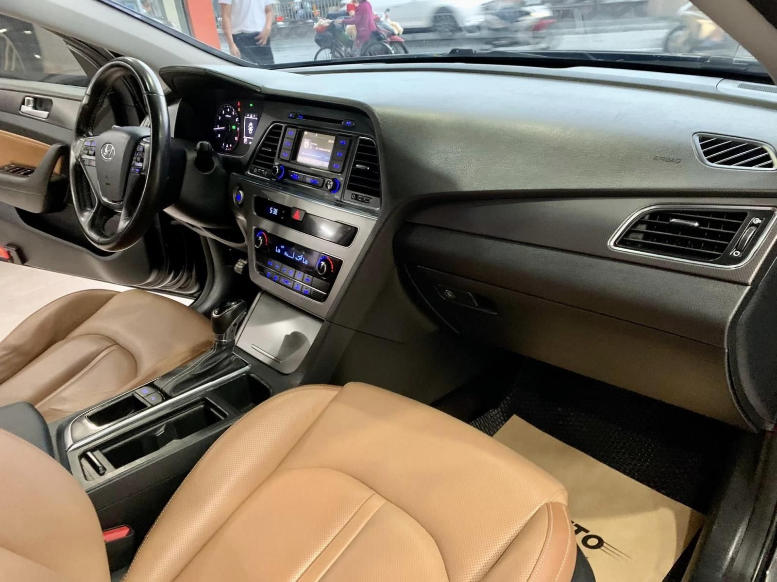 Hyundai Sonata 2015 - Màu đen, giá cực tốt