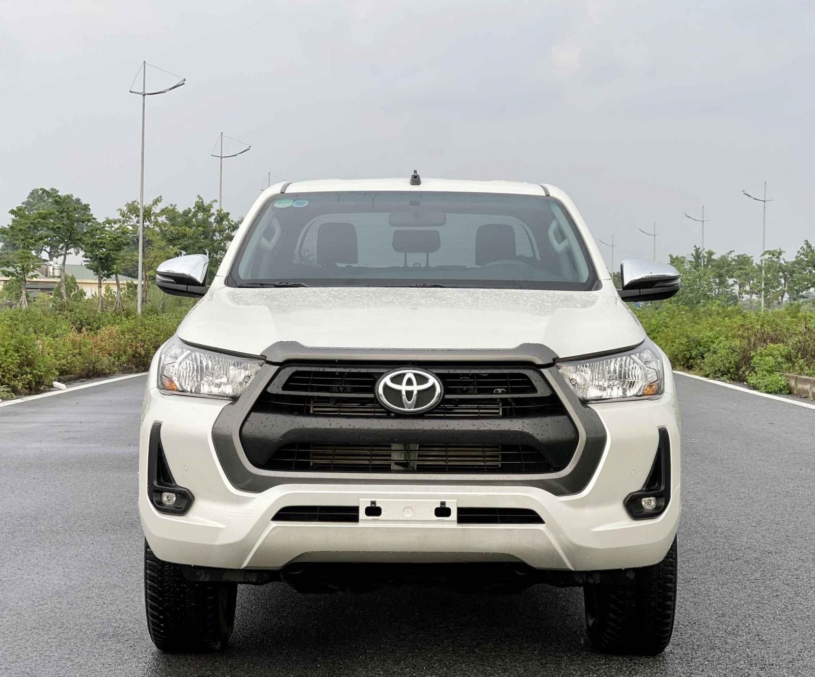 Toyota Hilux 2021 - Thanh lý giá rẻ