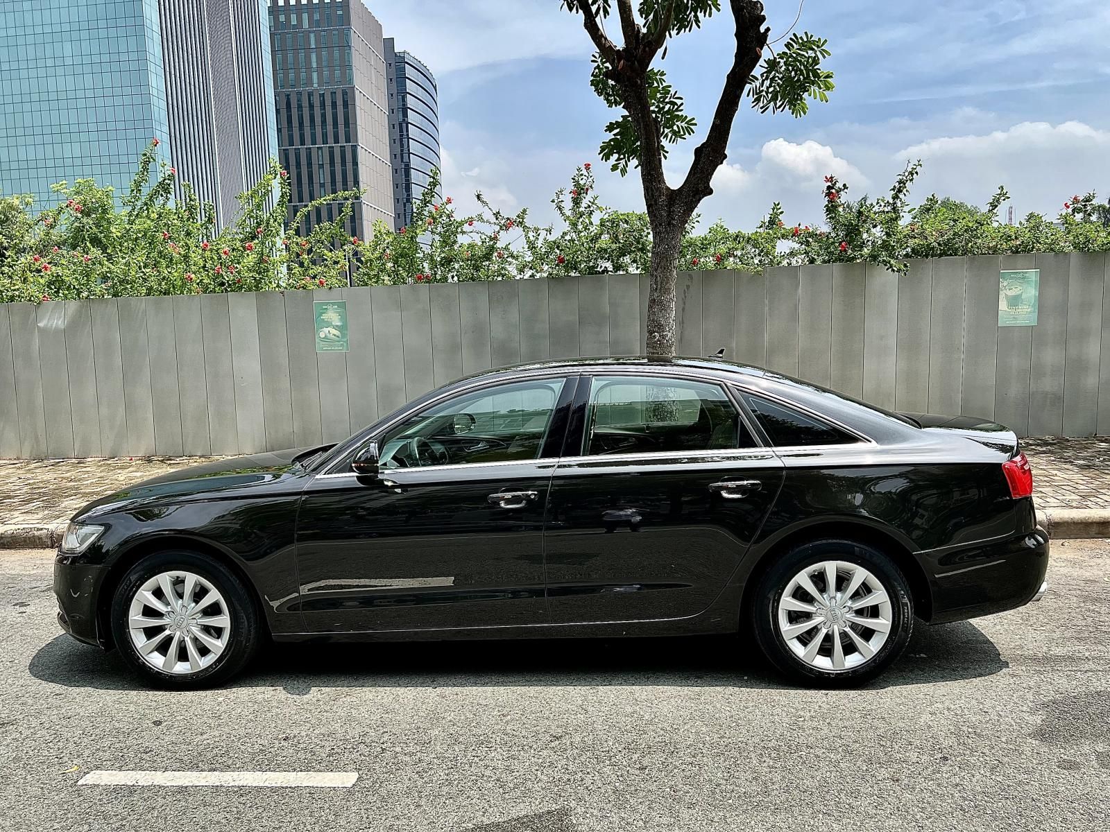 Audi A6 2013 - Màu đen, nội thất kem zin