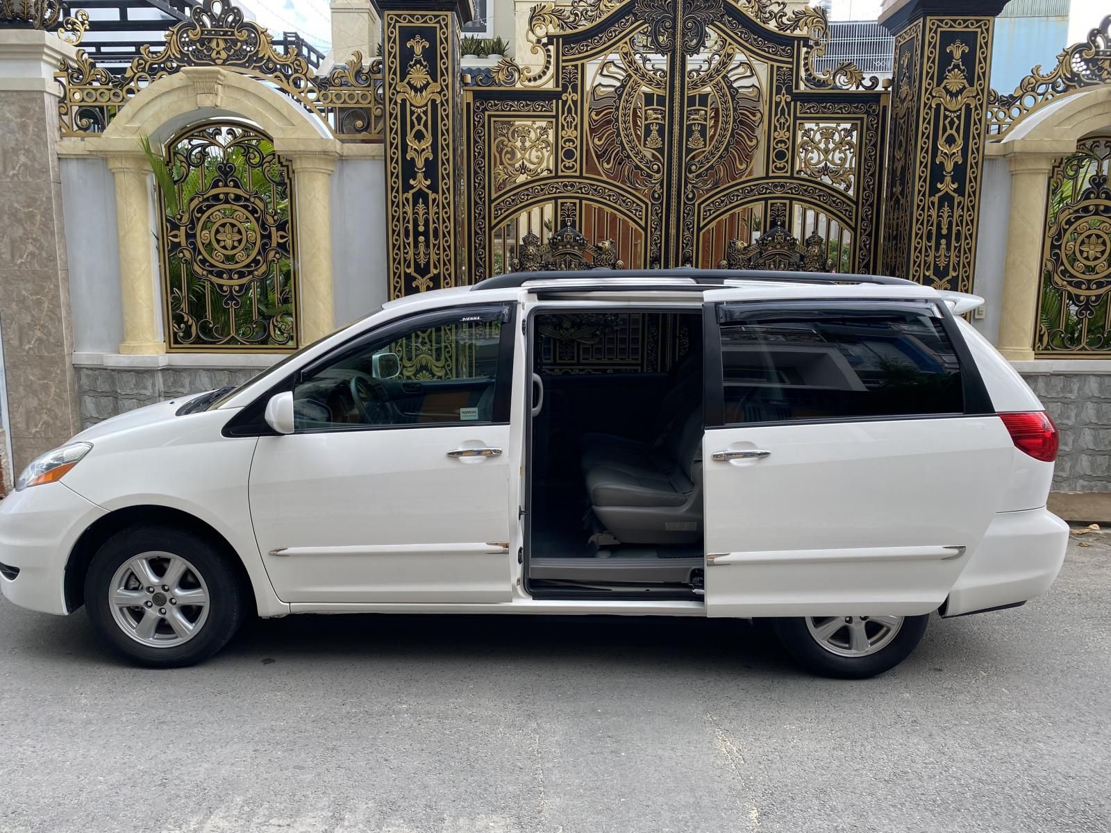 Toyota Sienna 2007 - Cần bán gấp xe giá cạnh tranh