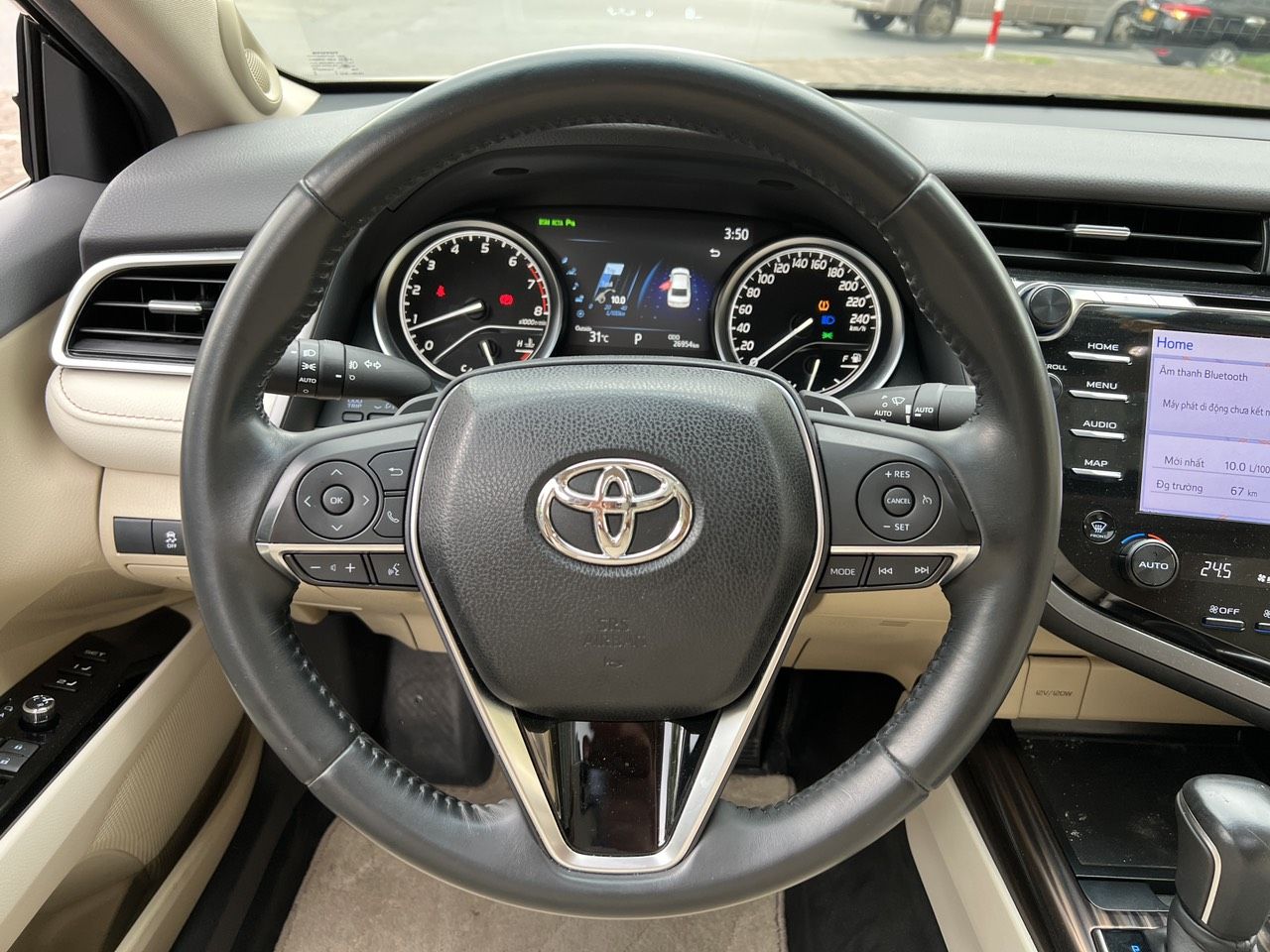 Toyota Camry 2019 - Màu đen ánh kim