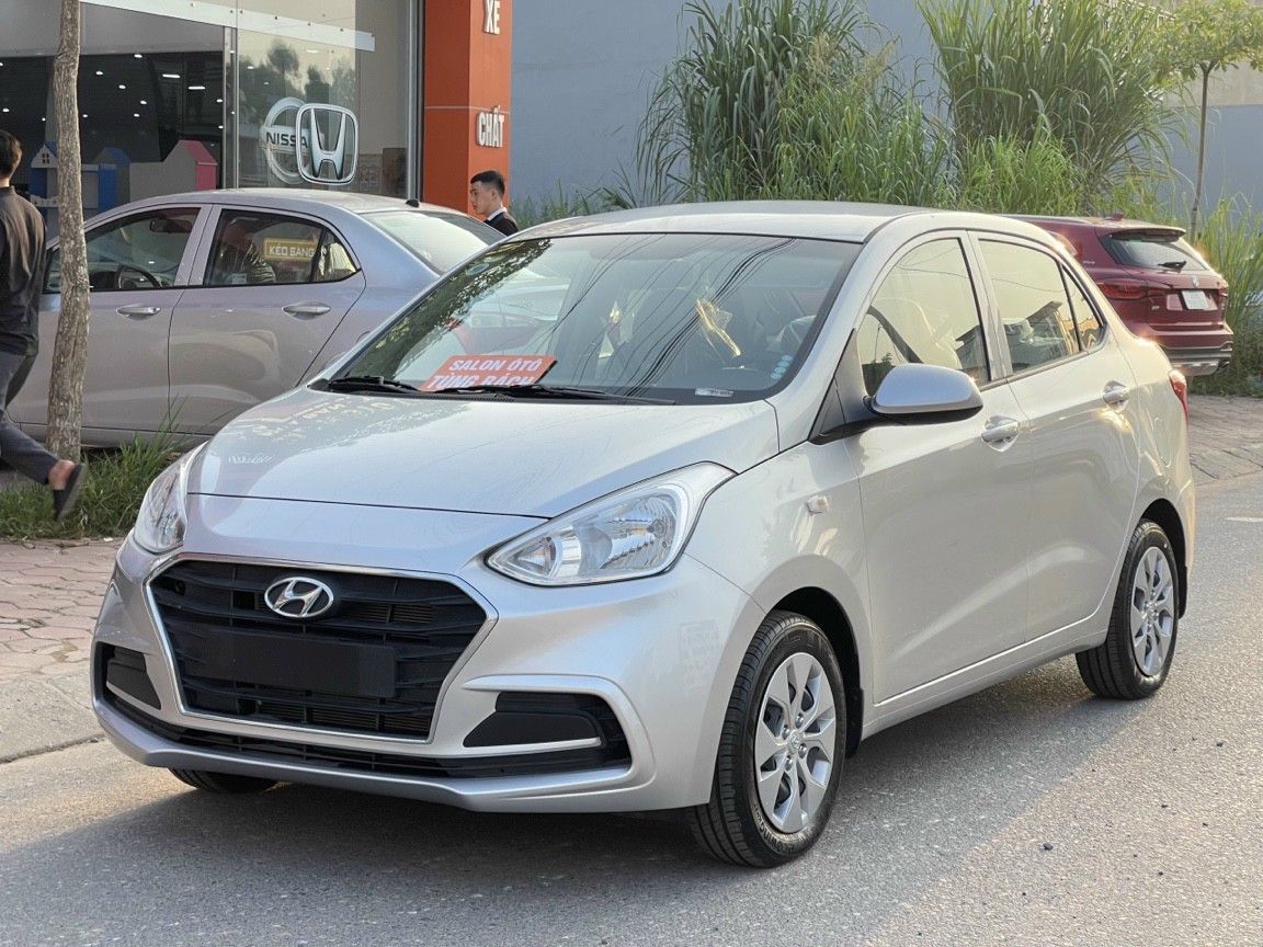 Hyundai Grand i10 2020 - Xe màu bạc