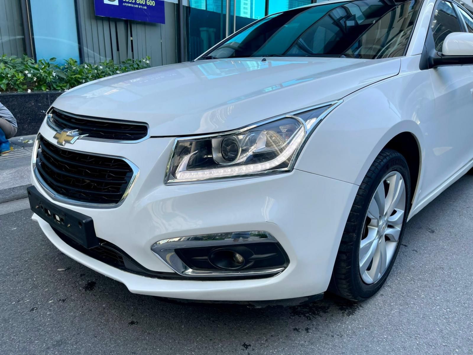 Chevrolet Cruze 2017 - Màu trắng, giá ưu đãi