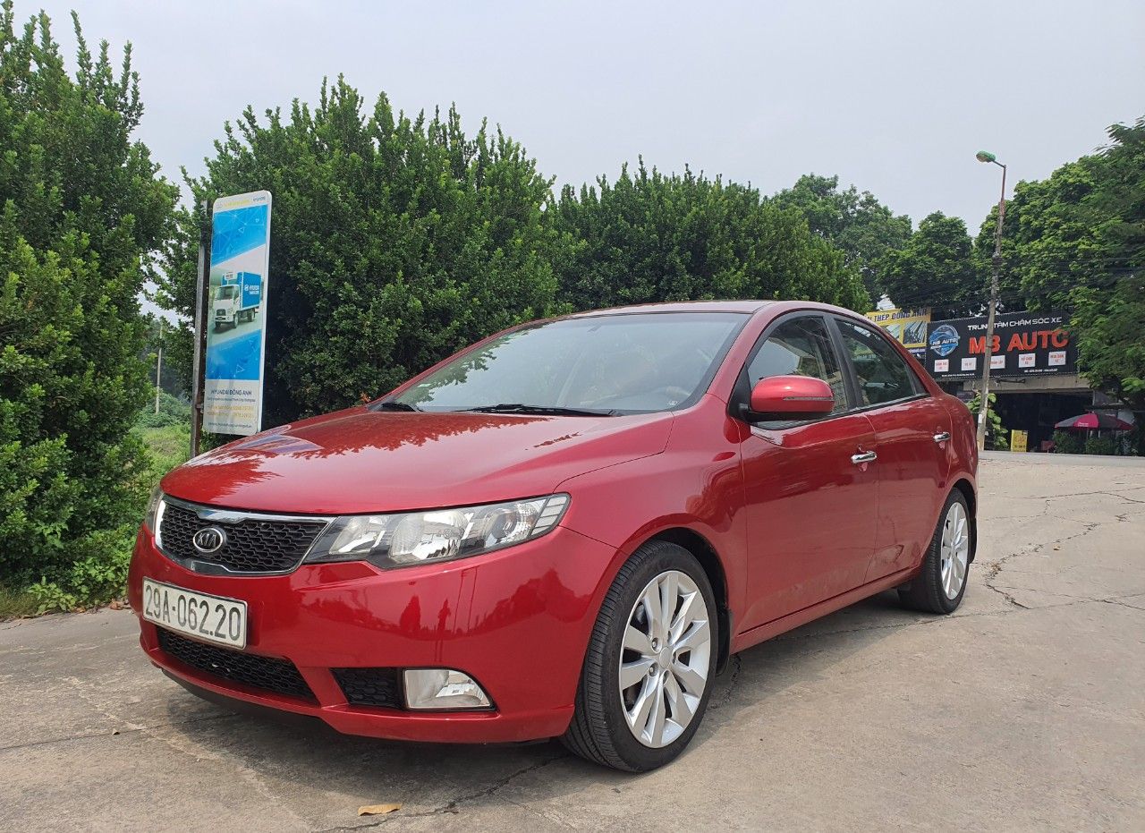 Kia Forte 2010 - Màu đỏ, 320 triệu