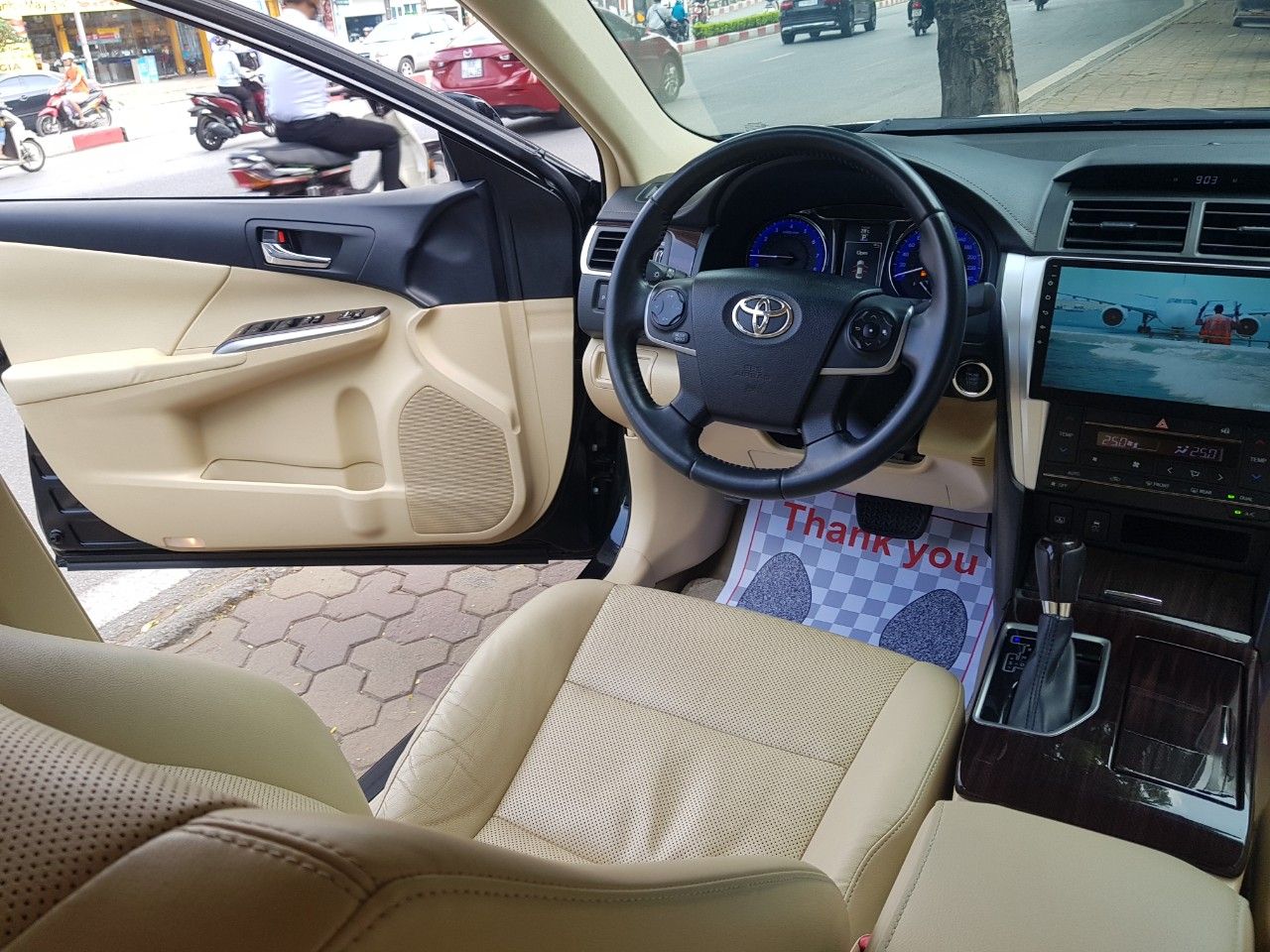 Toyota Camry 2018 - Màu đen, nhập khẩu