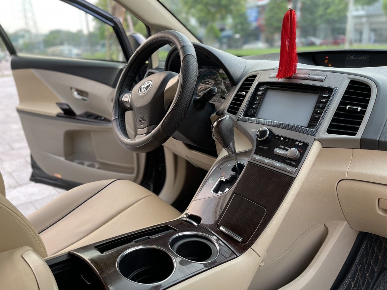 Toyota Venza 2009 - Màu đen, nhập khẩu nguyên chiếc, giá chỉ 590 triệu