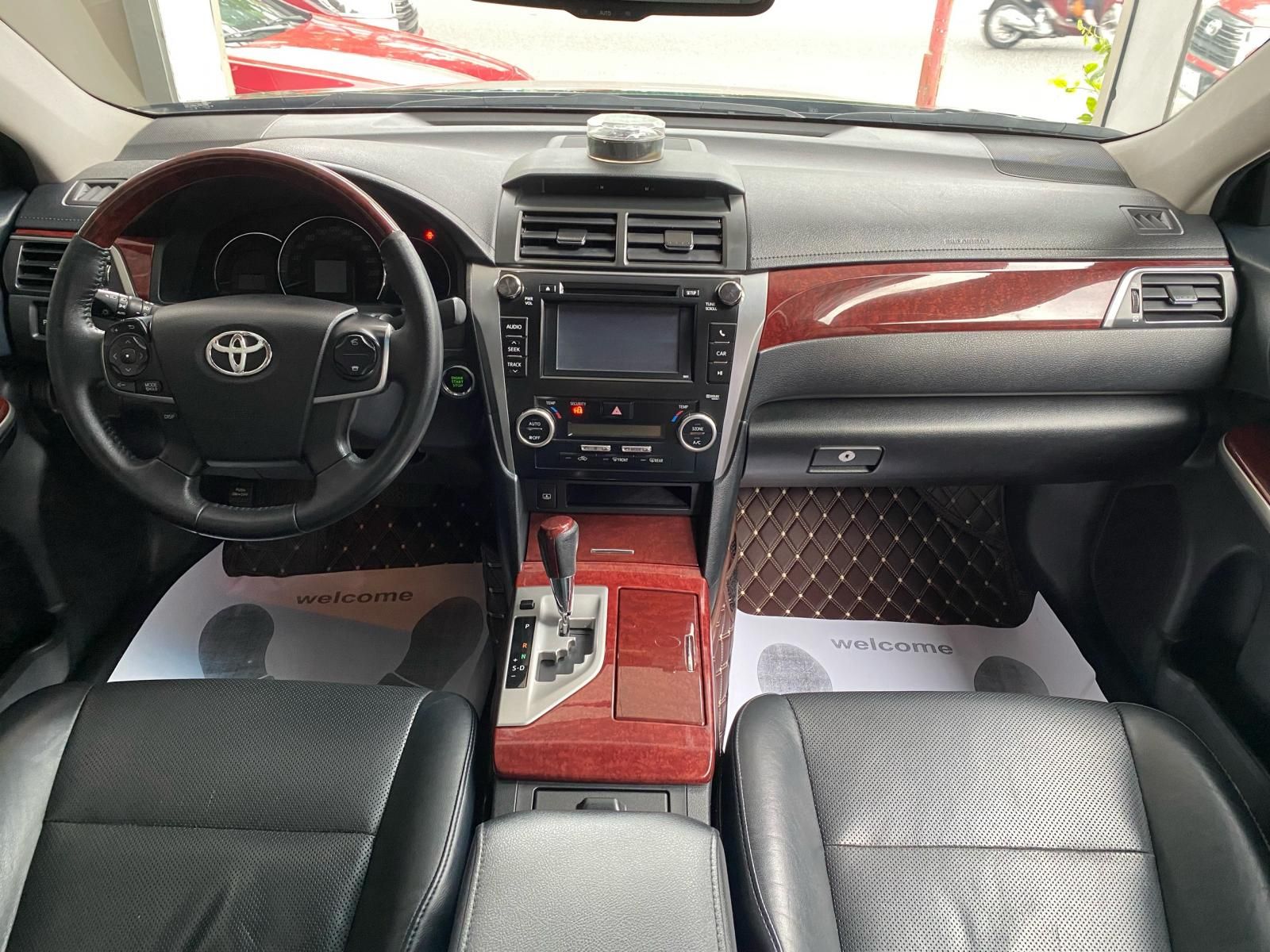 Toyota Camry 2013 - Xe chính chủ giá chỉ 680tr