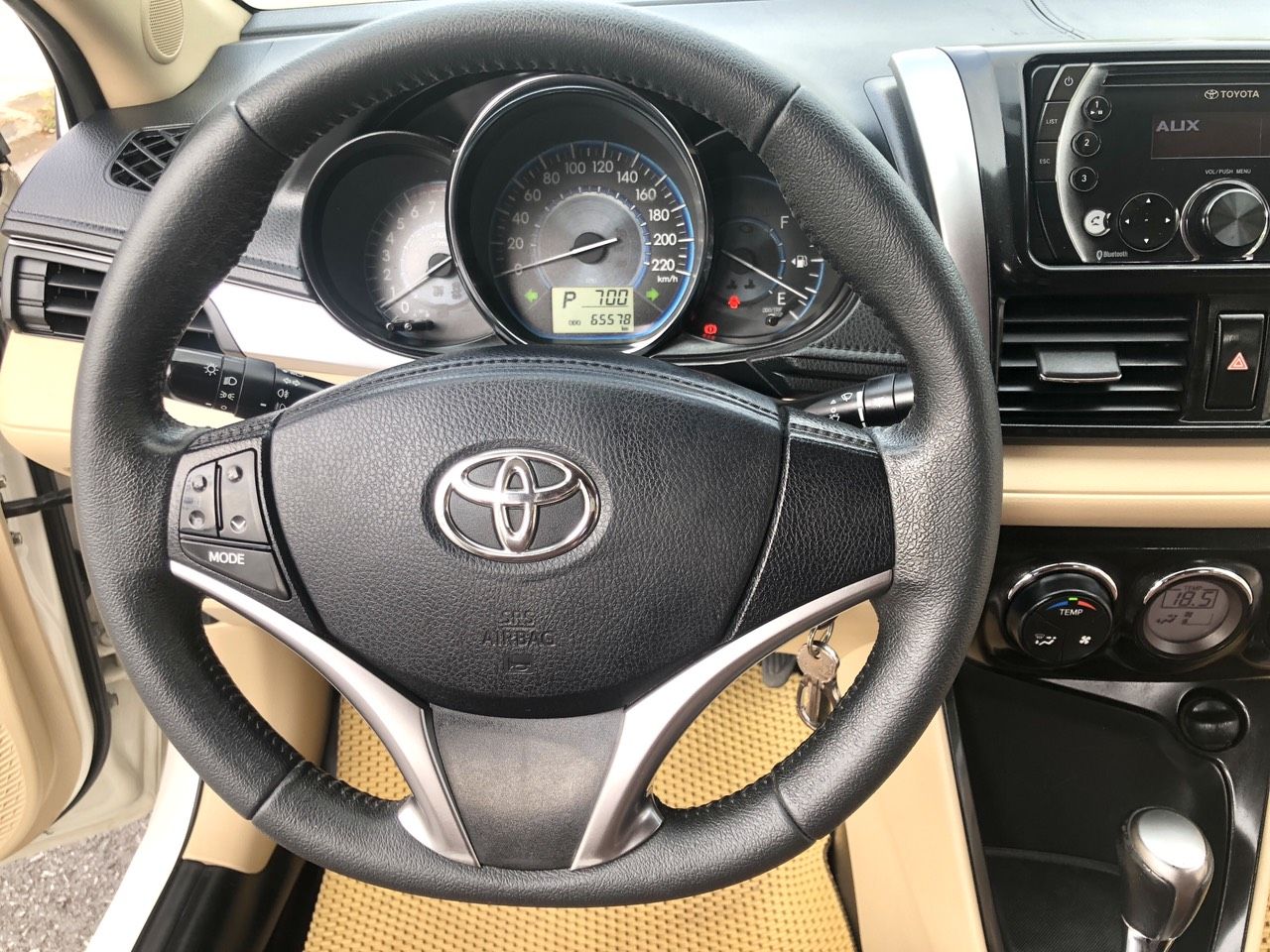 Toyota Vios 2016 - Màu trắng