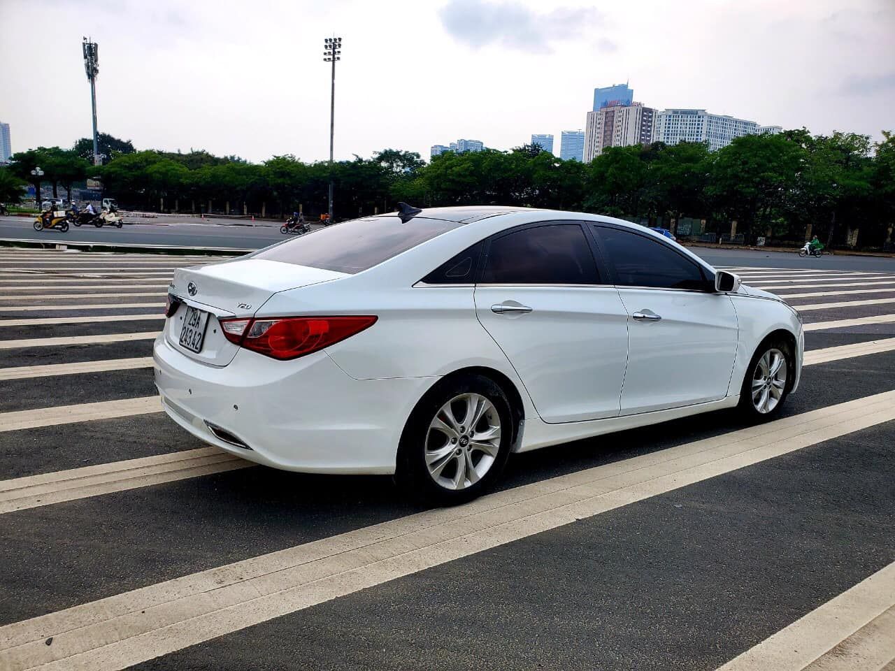 Hyundai Sonata 2011 - Màu trắng, nhập khẩu nguyên chiếc