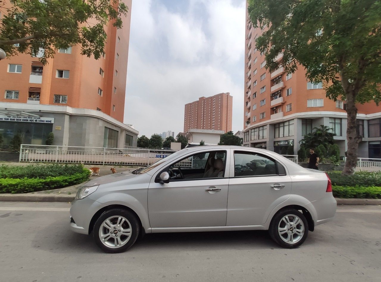 Chevrolet Aveo 2015 - Màu trắng giá hữu nghị