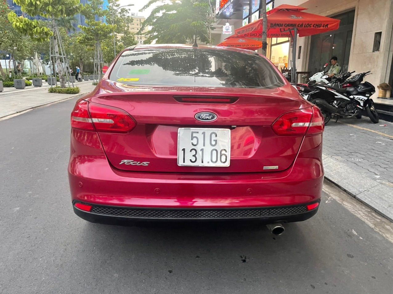 Ford Focus 2017 - Xe 1 chủ đk 2018 biển SG mới 28.000 km, hãng cần bán giá 470tr