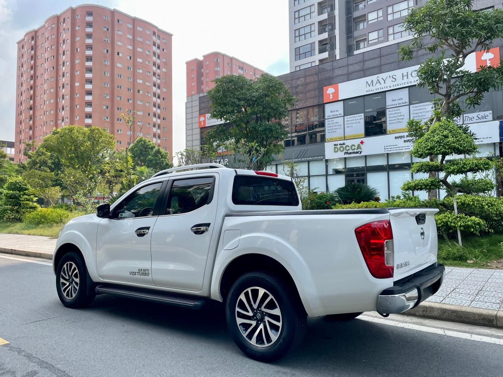 Nissan Navara 2020 - Bán xe gia đình giá 595tr