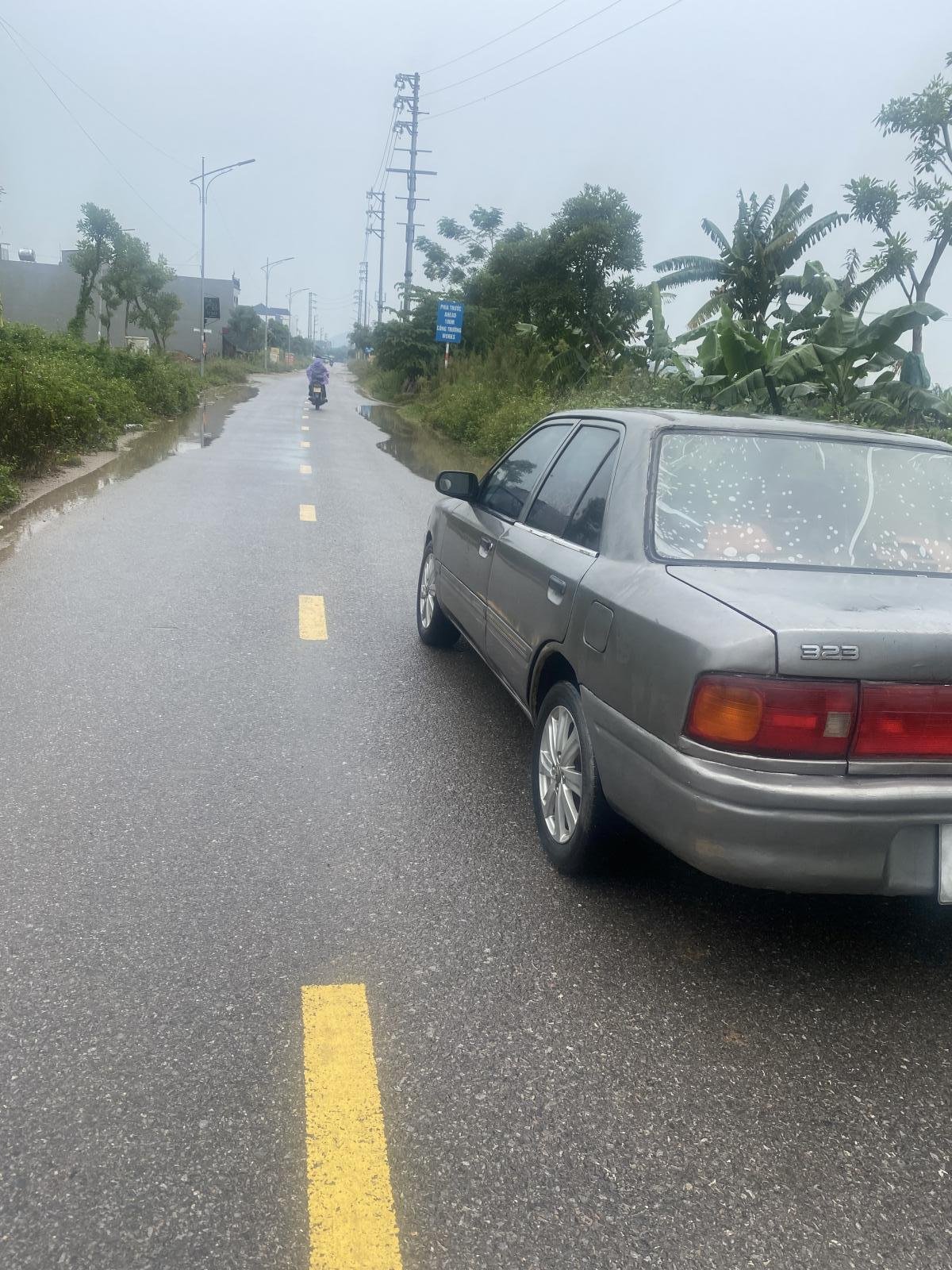 Mazda 323 1995 - Cần bán xe giá cực tốt