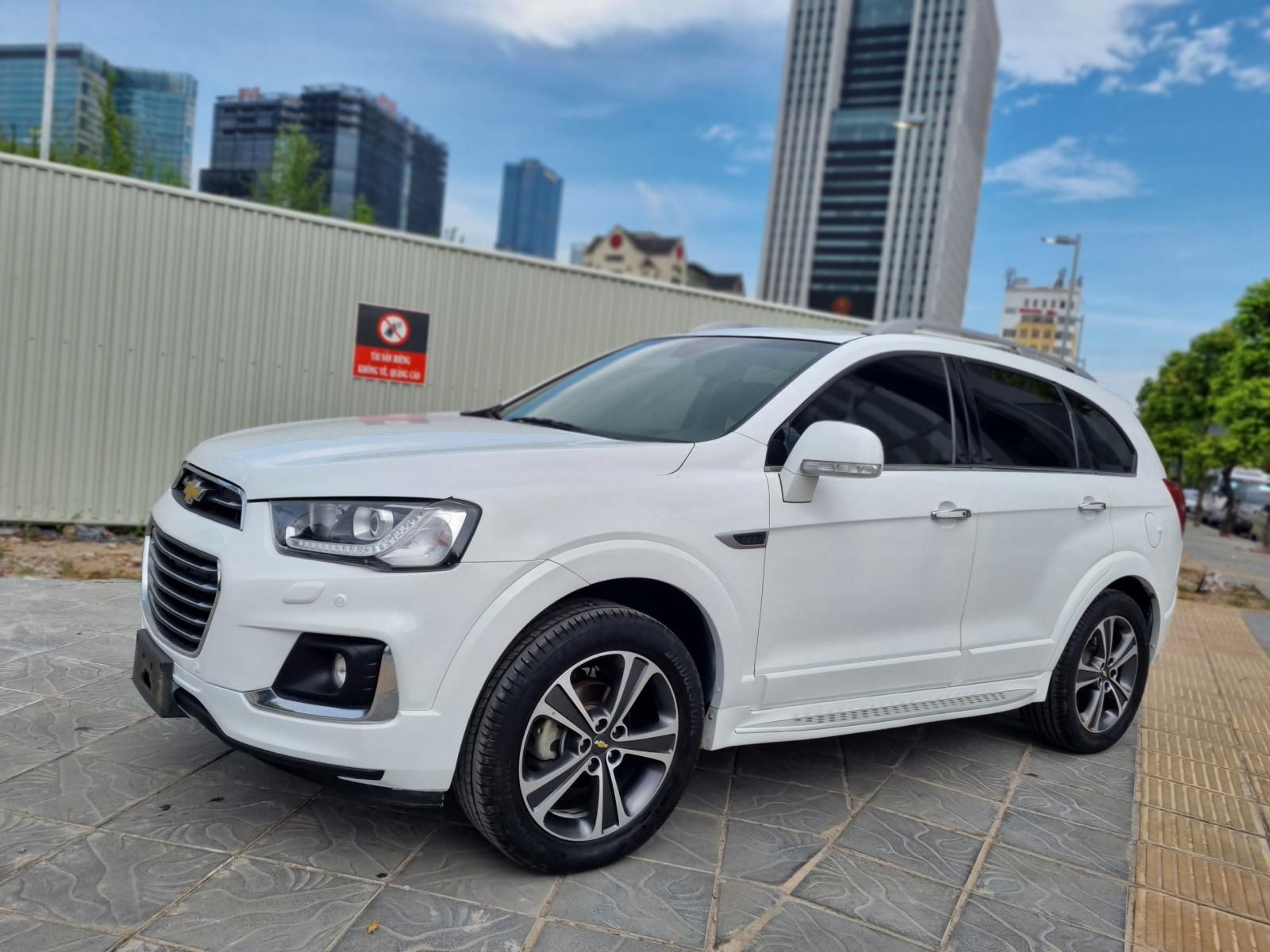 Chevrolet Captiva 2018 - Bản full kịch, màu trắng