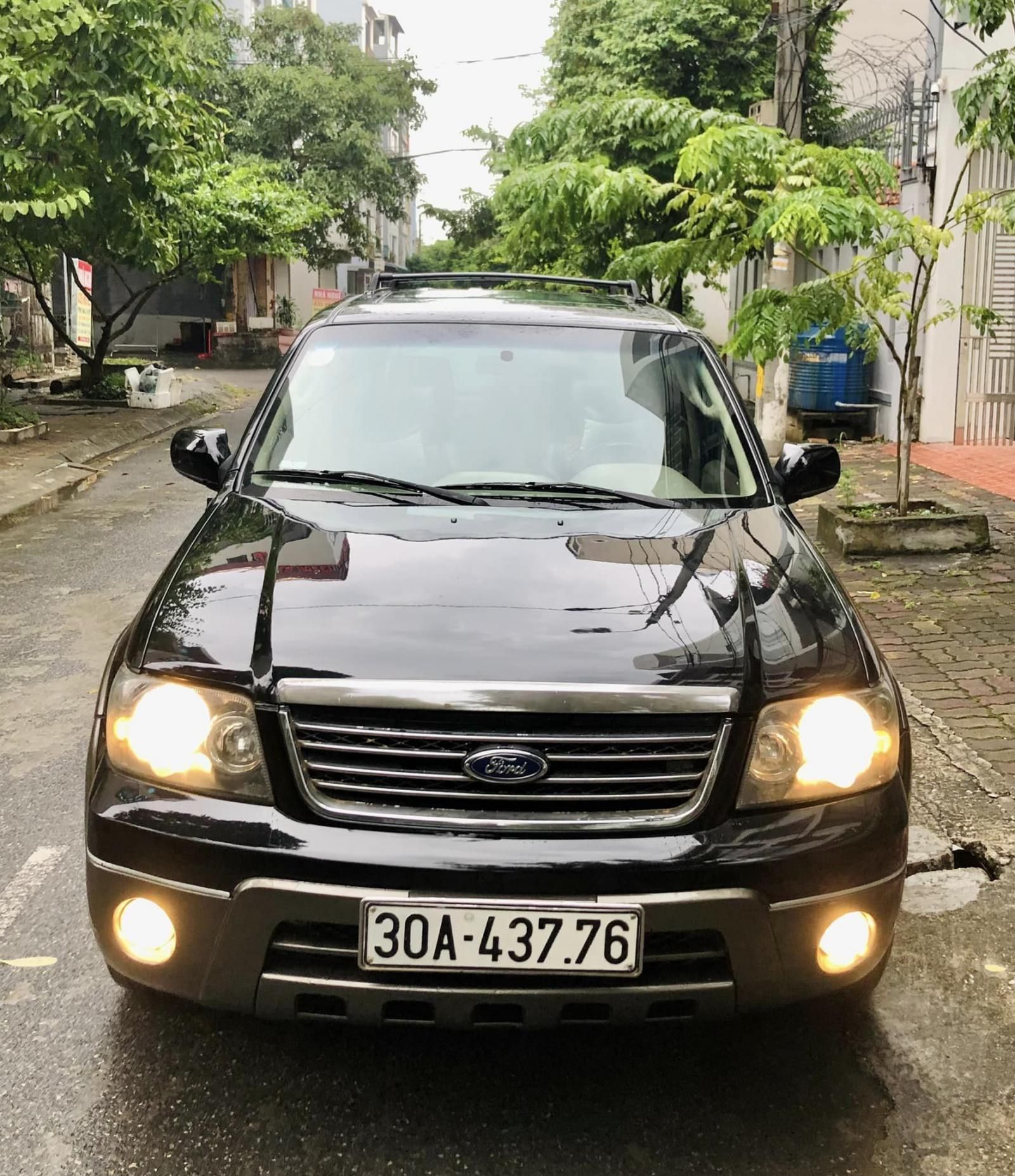 Ford Escape 2004 - Màu đen