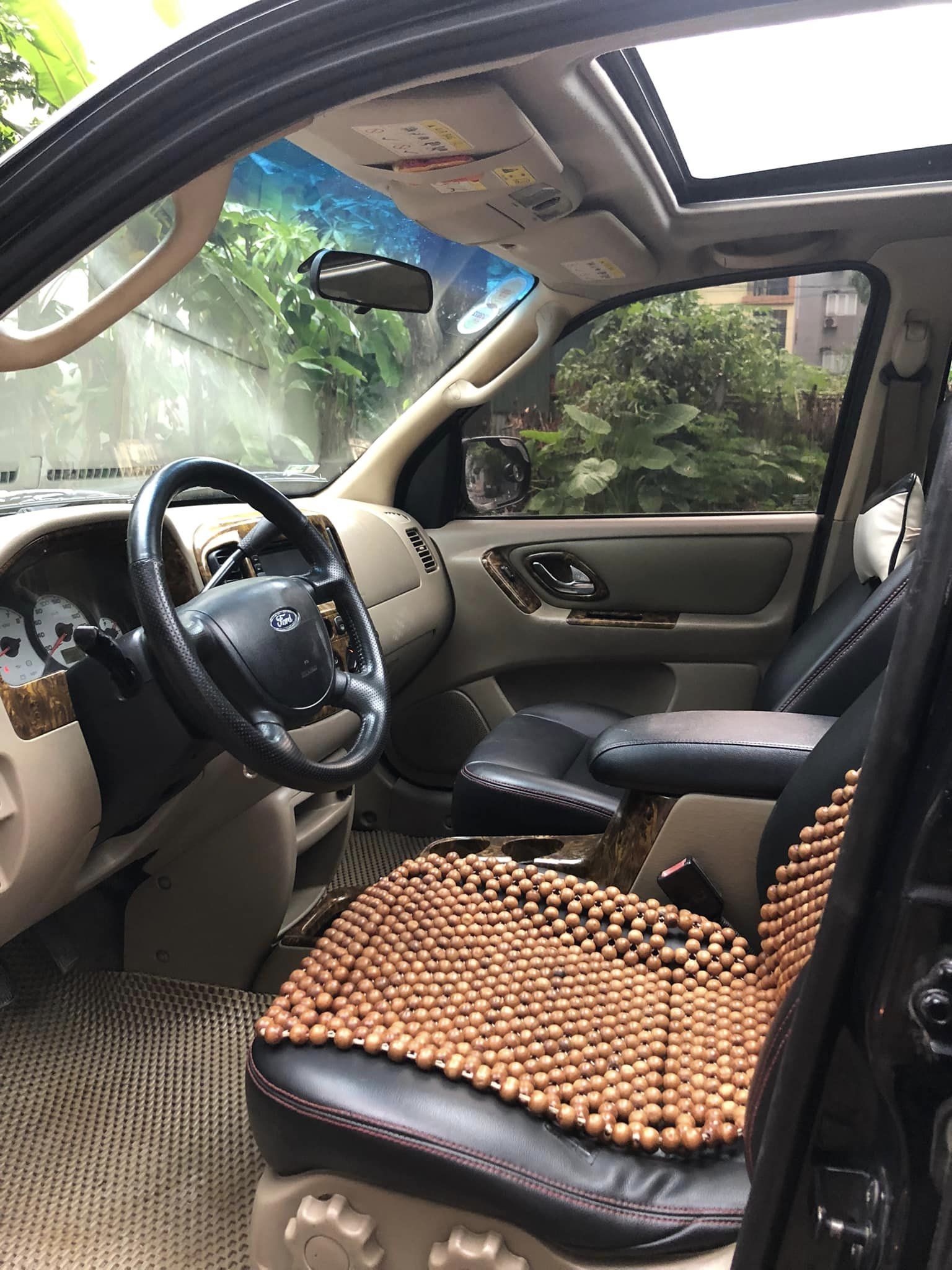 Ford Escape 2004 - Màu đen