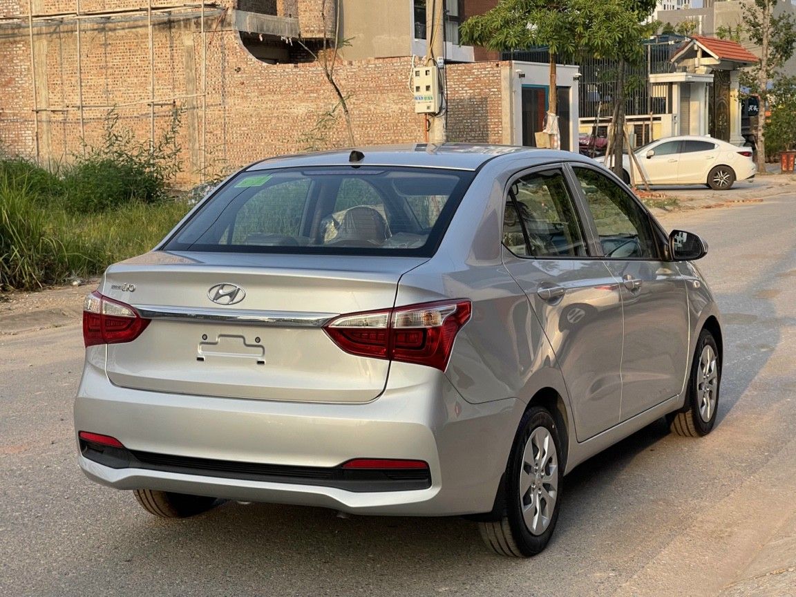 Hyundai Grand i10 2020 - Xe màu bạc