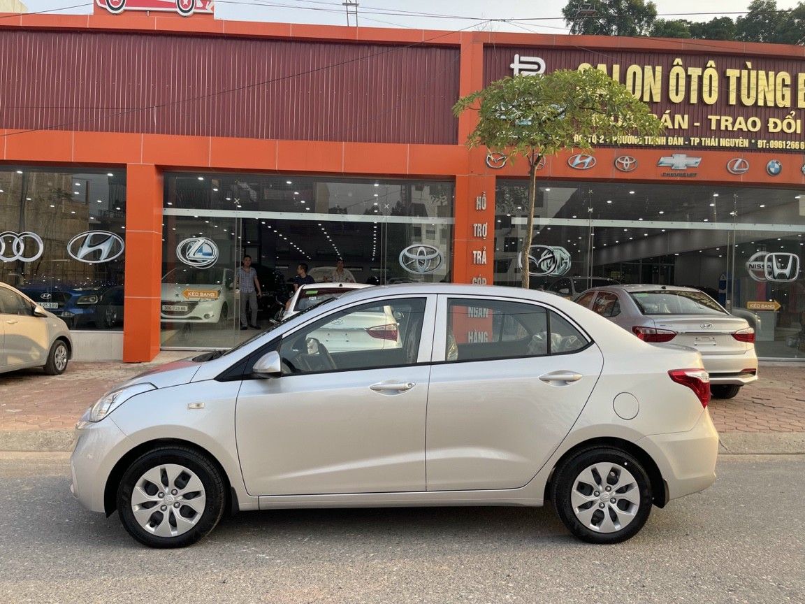 Hyundai Grand i10 2020 - Xe màu bạc