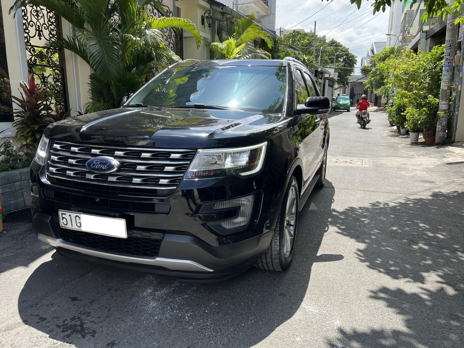 Ford Explorer 2017 - Bán xe model 2017, full option, màu đen, nhập Mỹ