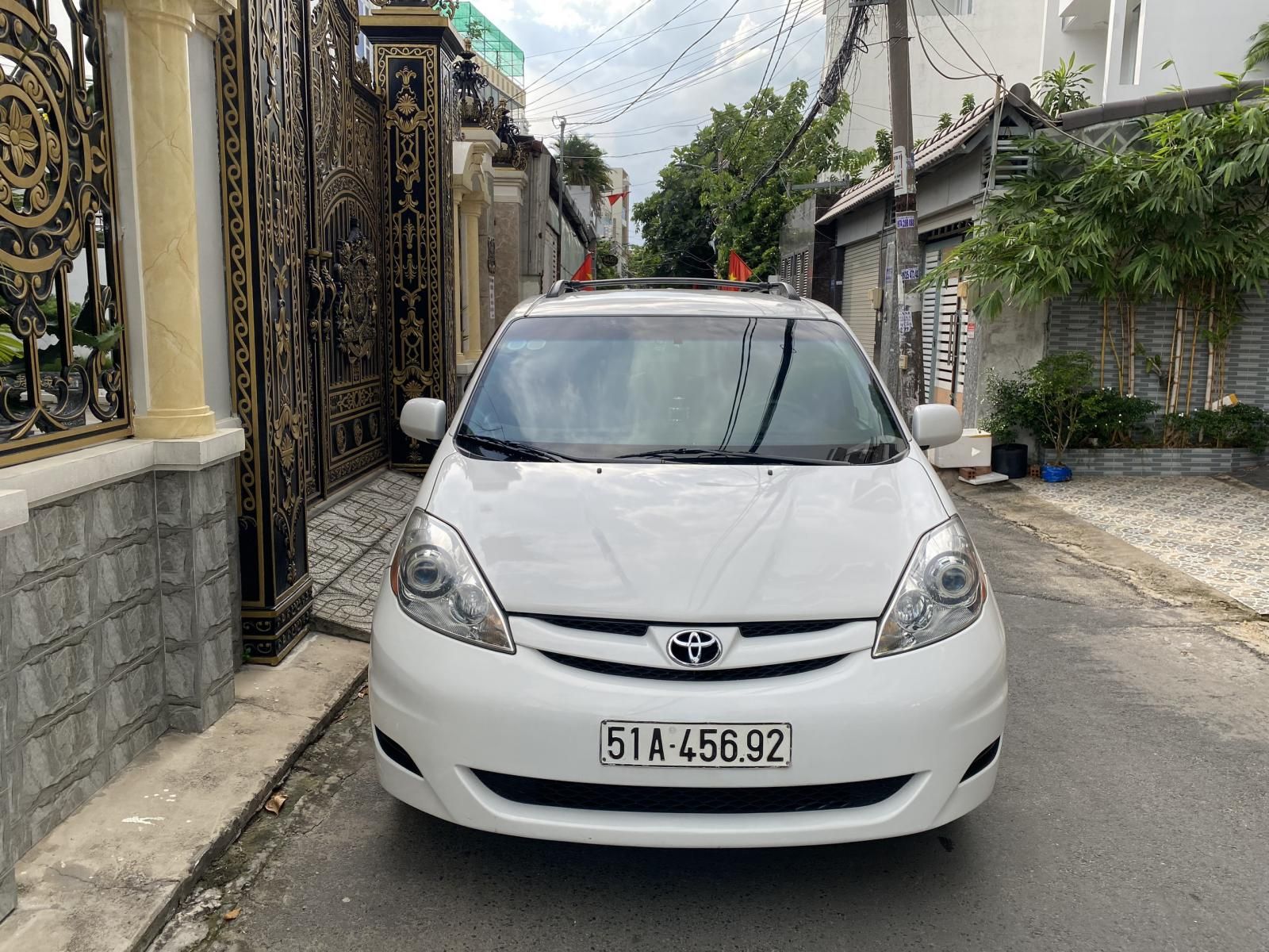 Toyota Sienna 2007 - Cần bán gấp xe giá cạnh tranh