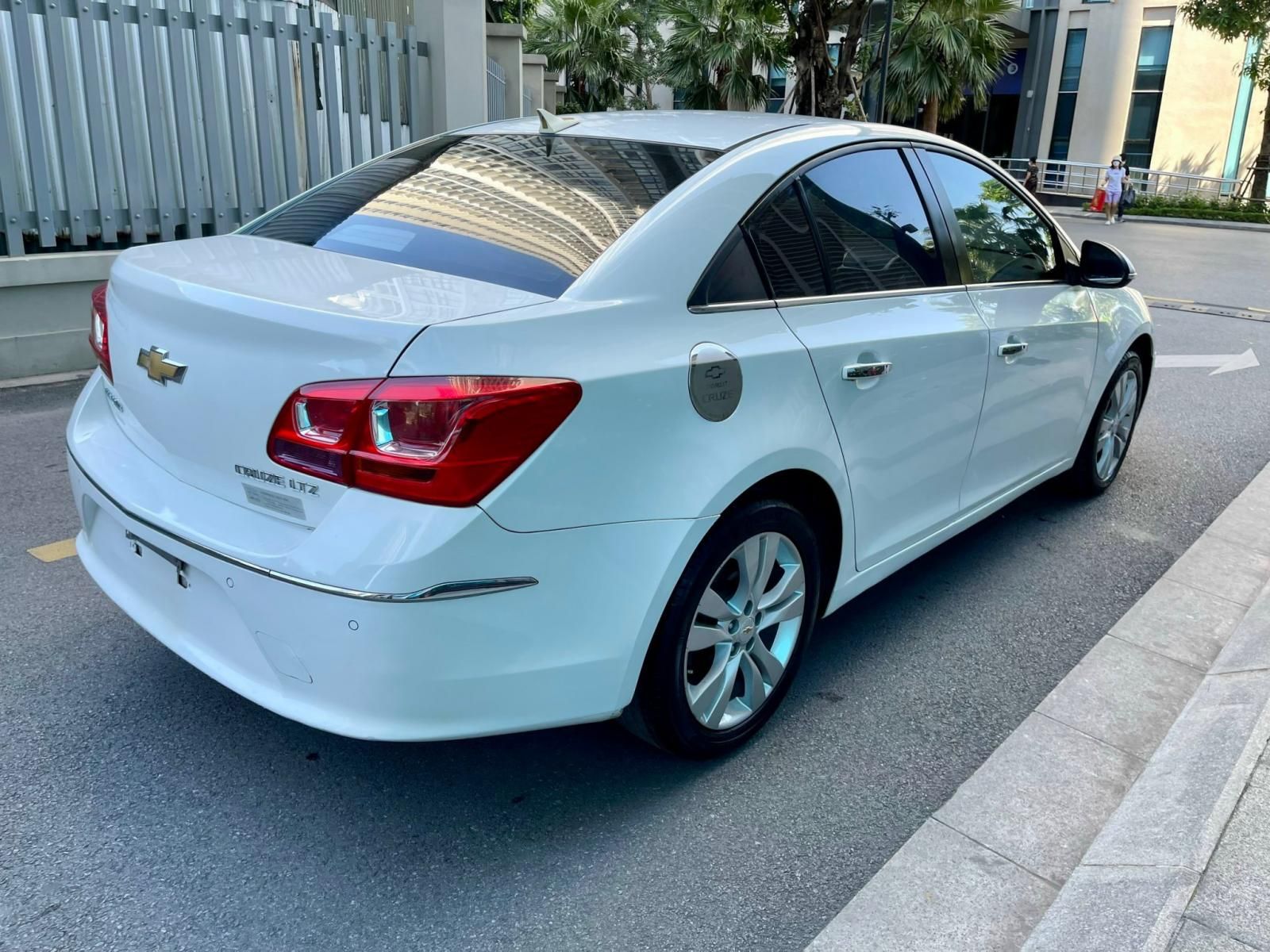 Chevrolet Cruze 2017 - Màu trắng, giá ưu đãi