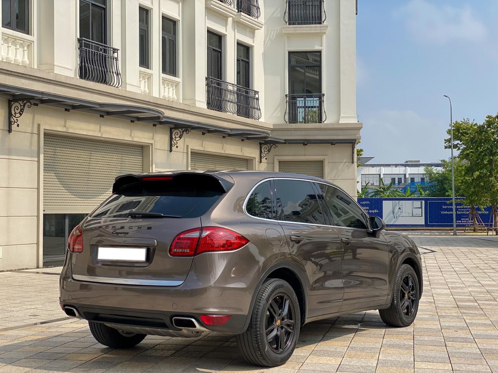 Porsche Cayenne 2011 - Màu nâu, xe nhập