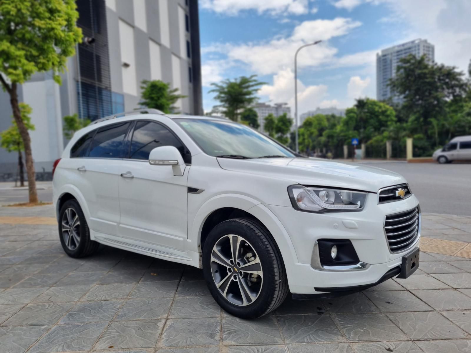 Chevrolet Captiva 2018 - Bản full kịch, màu trắng