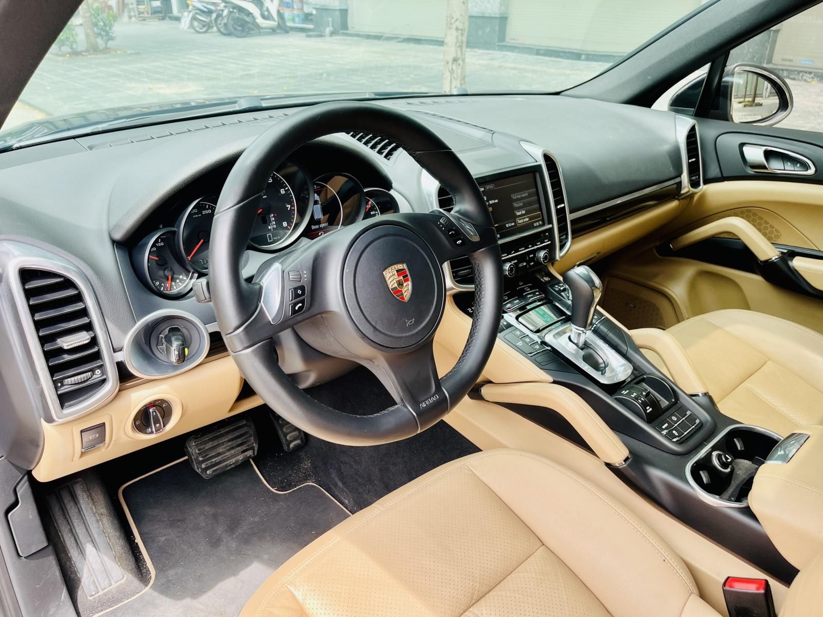 Porsche Cayenne 2014 - Màu đen, xe nhập