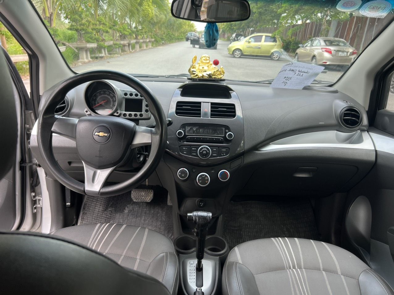 Chevrolet Spark 2014 - Bán gấp xe 1 chủ từ mới, không taxi dịch vụ - Cam kết keo chỉ máy số zin. Gọi sớm giá tốt