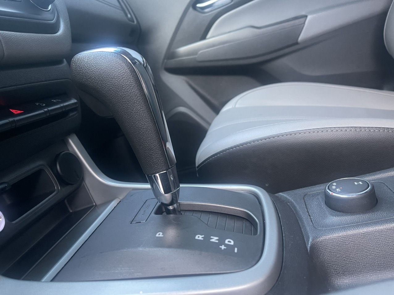 Chevrolet Colorado 2019 - Hỗ trợ trả góp 70%, xe đẹp, tặng thẻ bảo dưỡng 1 free 1 năm