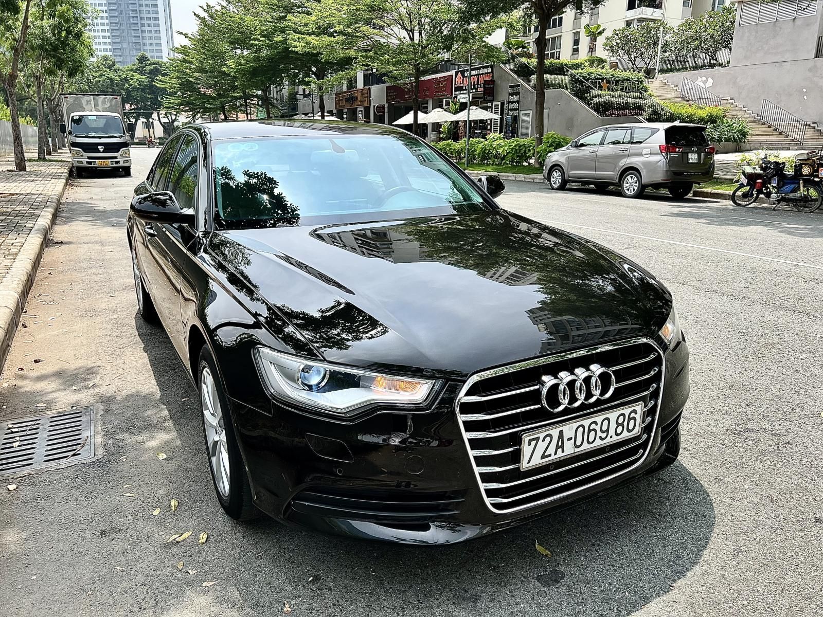 Audi A6 2013 - Màu đen, nội thất kem zin