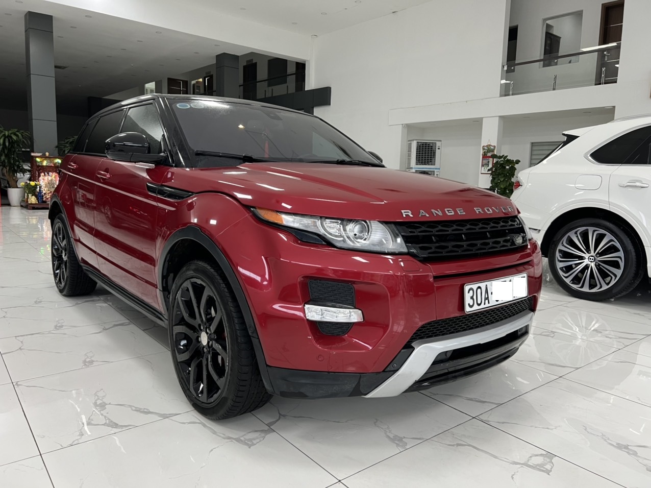 LandRover Evoque Dynamic 2014 - Bán ô tô LandRover Evoque Dynamic sản xuất năm  2014, màu đỏ, nhập khẩu nguyên chiếc