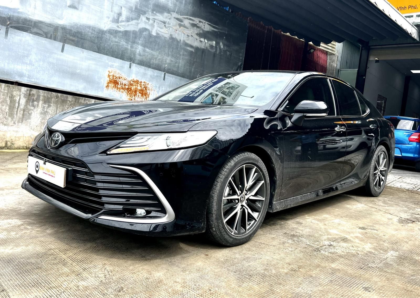 Toyota Camry 2021 - Đăng ký 2022 biển SG lướt 5k km