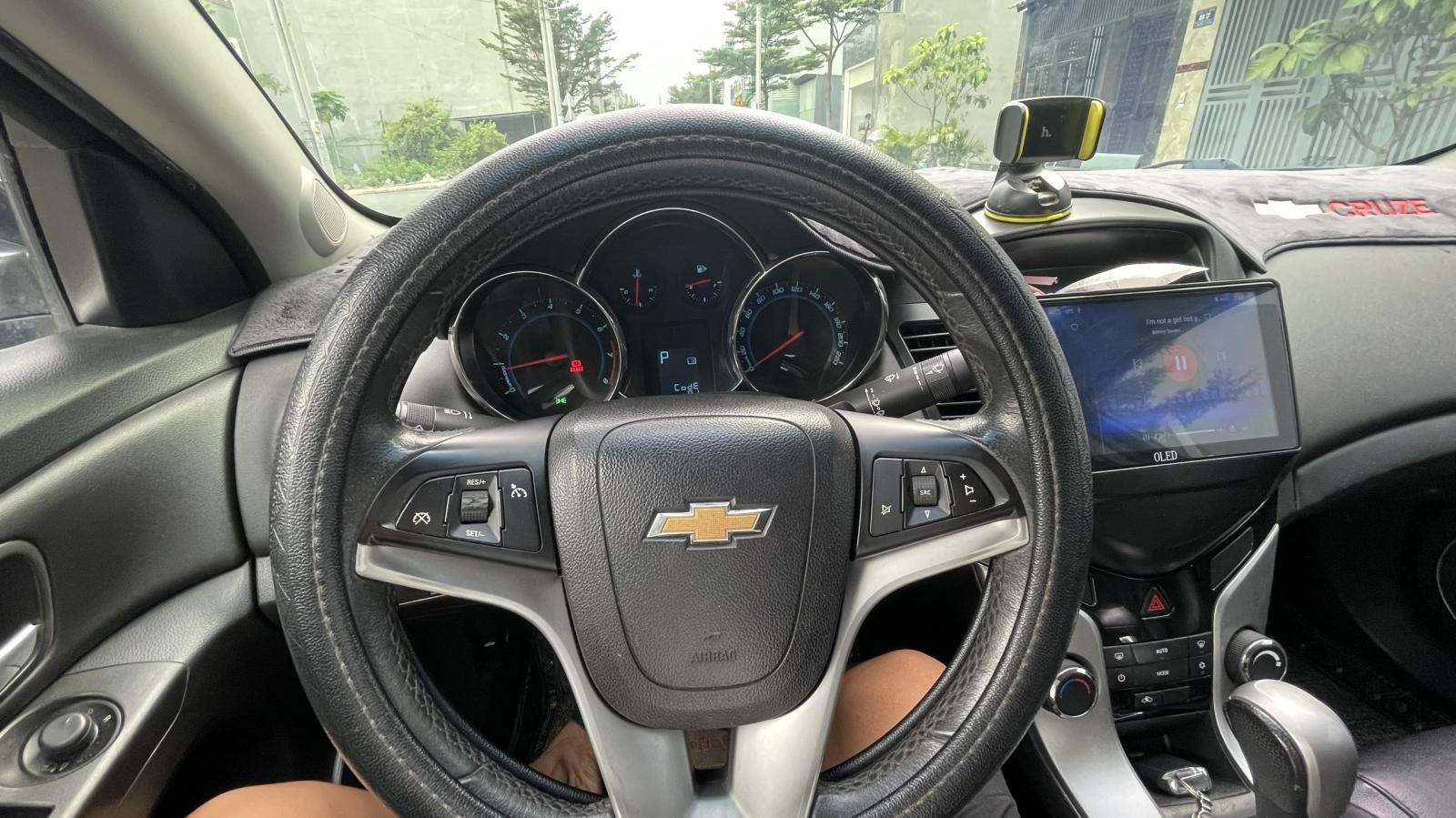 Chevrolet Cruze 2015 - Màu đen số tự động, giá cực tốt