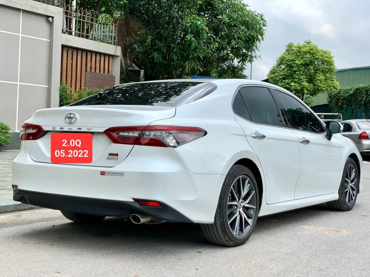 Toyota Camry 2022 - Trắng, nội thất kem