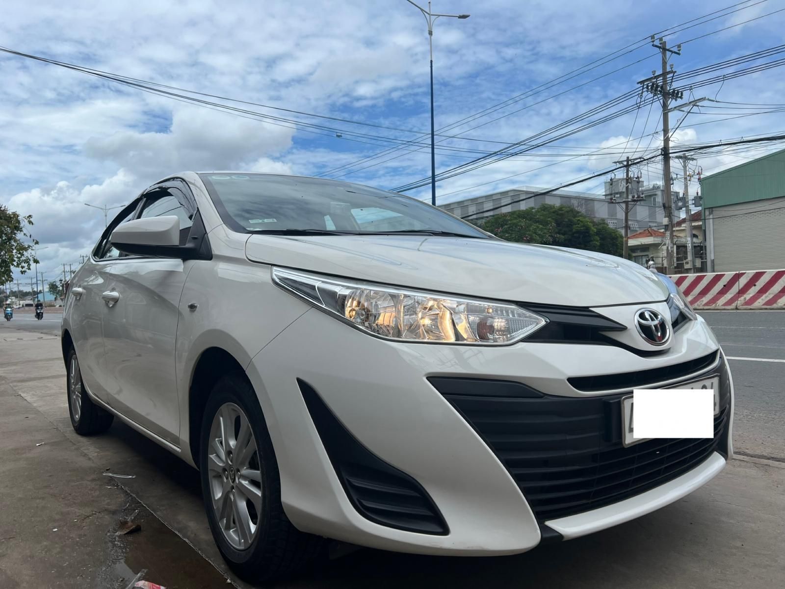Toyota Vios 2019 - Bán xe số sàn bản 7 túi khí cân bằng điện tử