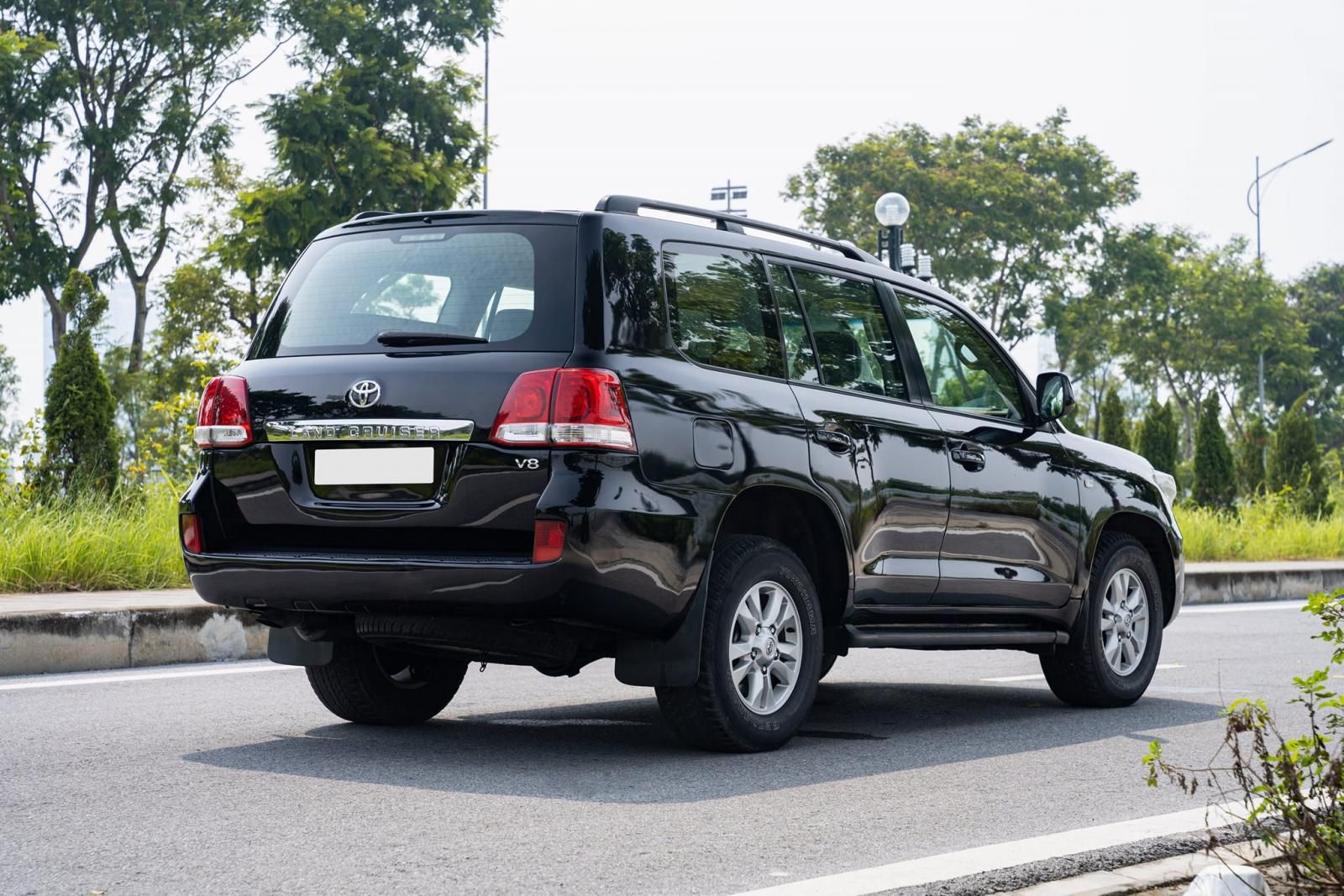 Toyota Land Cruiser 2011 - Màu đen