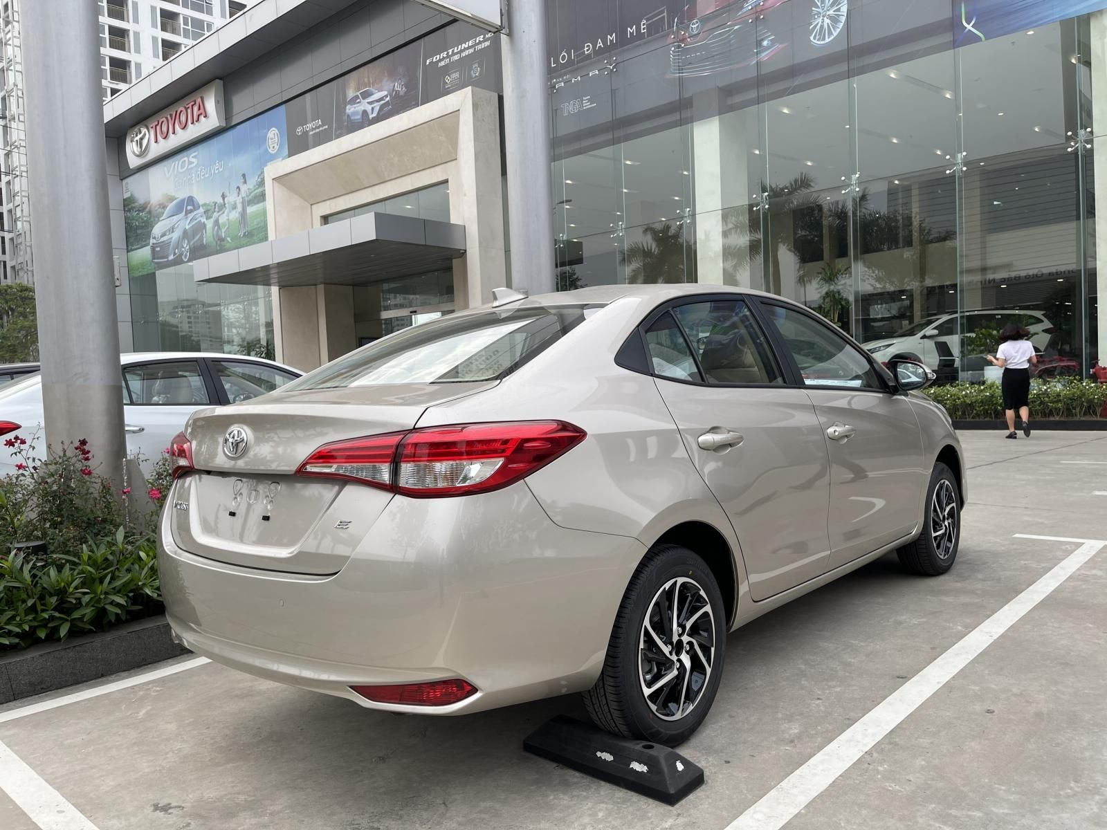 Toyota Vios 2022 - Sẵn xe giao ngay - Tặng bảo hiểm thân vỏ, giảm giá tiền mặt, full phụ kiện