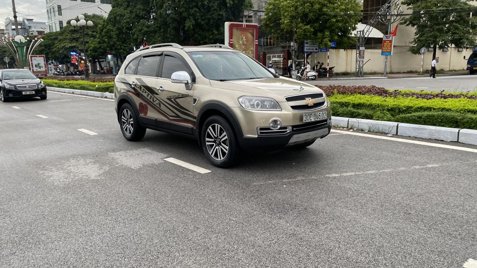 Chevrolet Captiva 2009 - Độ mấy chục triệu tiền đồ chơi, zin toàn tập, keo chỉ zin, máy số zin