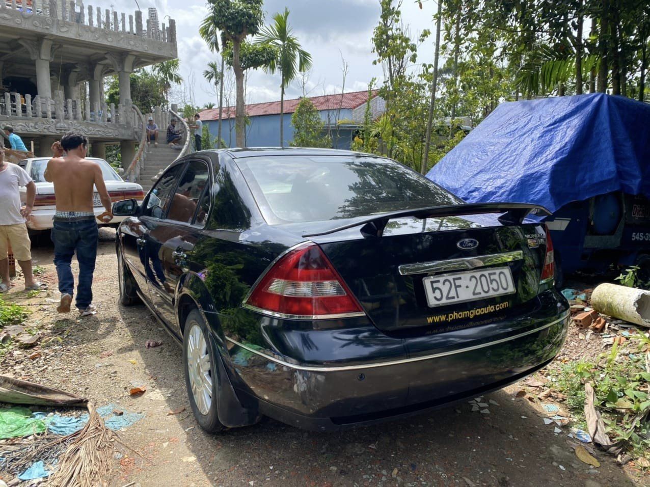 Ford Mondeo 2004 - Màu đen, 145tr