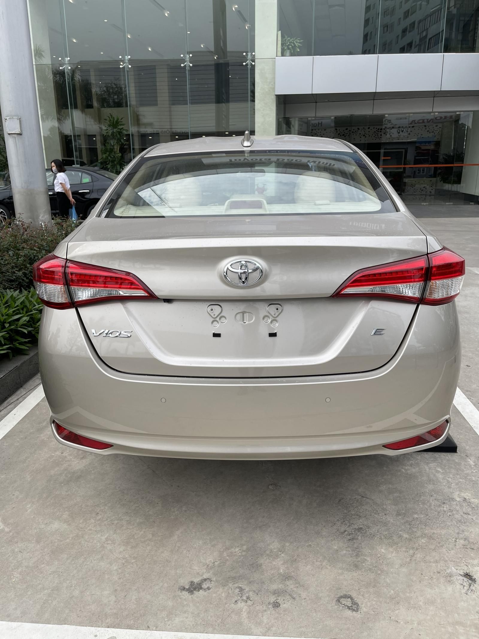 Toyota Vios 2022 - Sẵn xe giao ngay - Tặng bảo hiểm thân vỏ, giảm giá tiền mặt, full phụ kiện