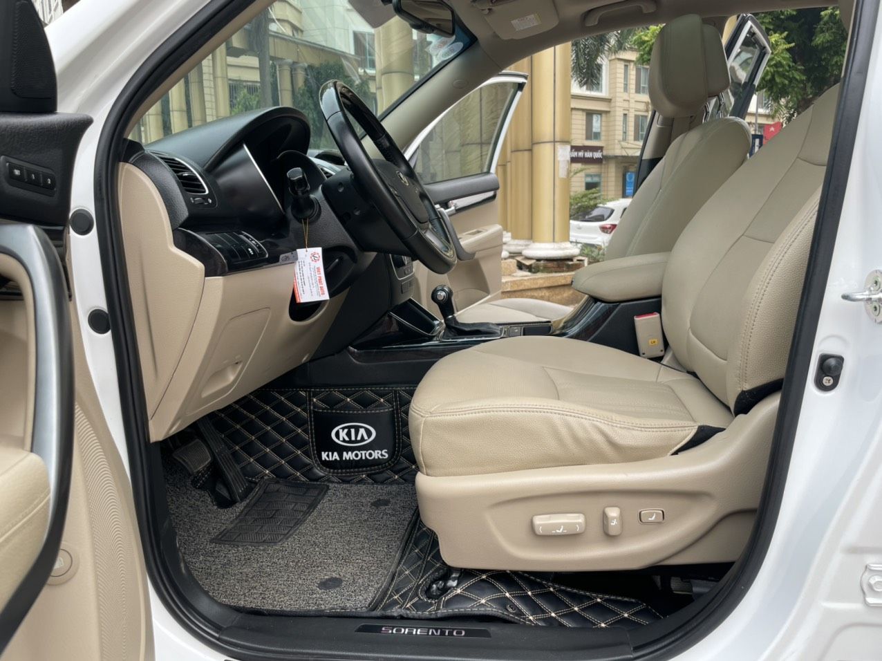 Kia Sorento 2019 - Màu trắng, giá cực tốt