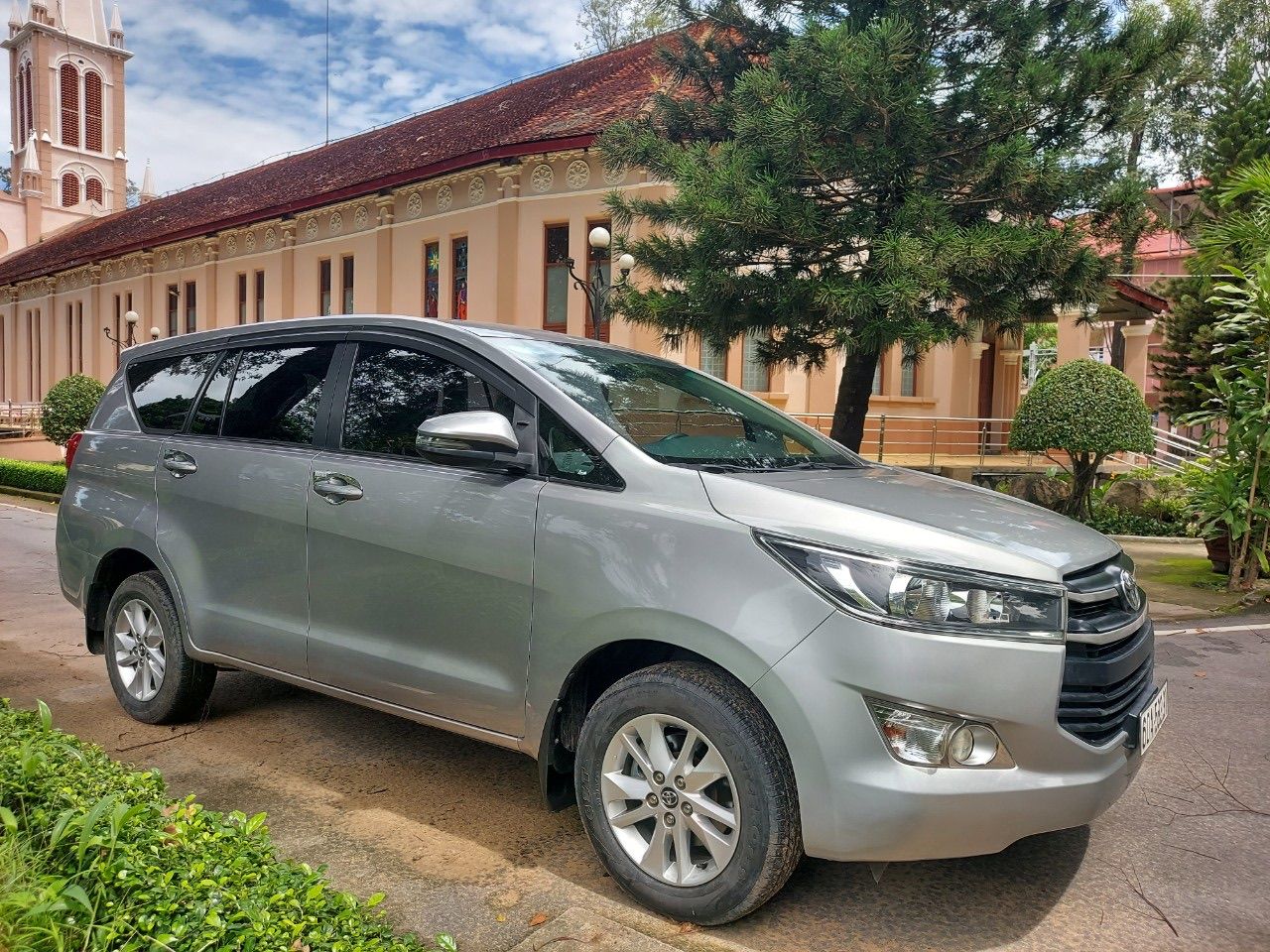 Toyota Innova 2019 - Xe gia đình giá tốt 605tr