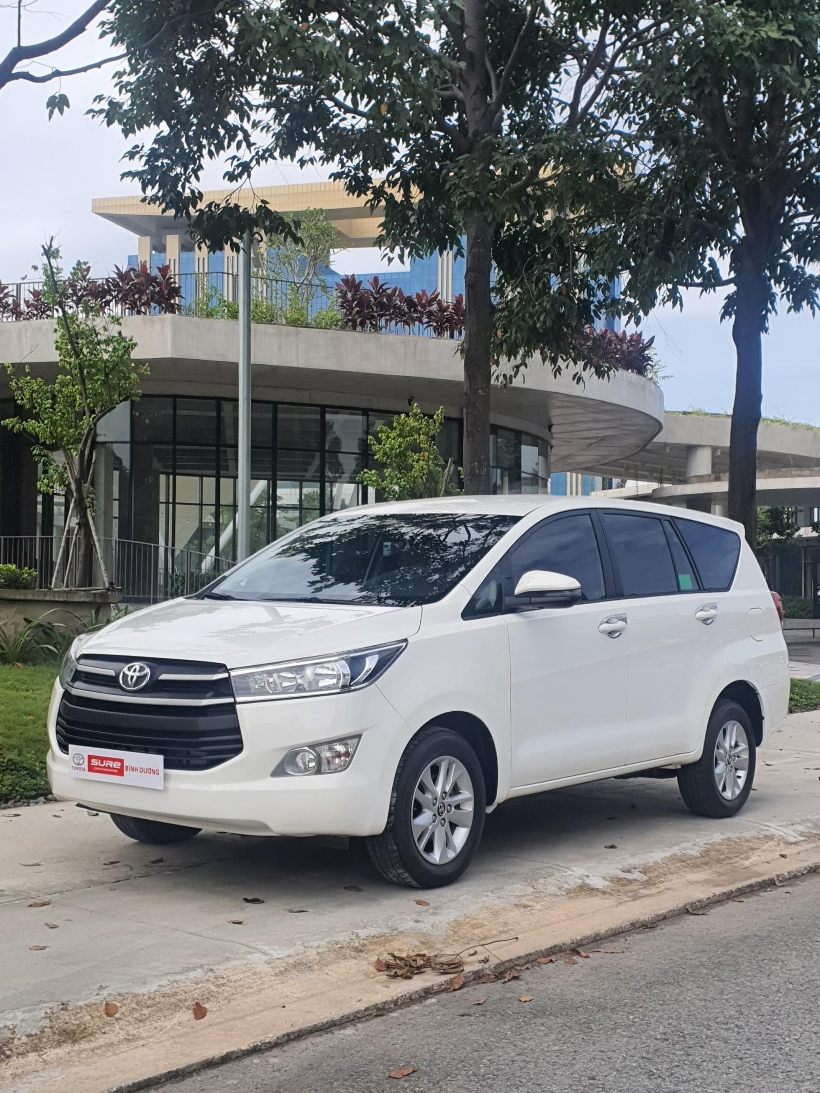 Toyota Innova 2018 - Cần bán gấp xe màu trắng