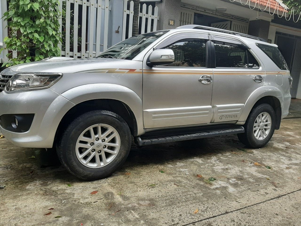 Toyota Fortuner 2014 - Cần bán lại xe giá chỉ 660 triệu