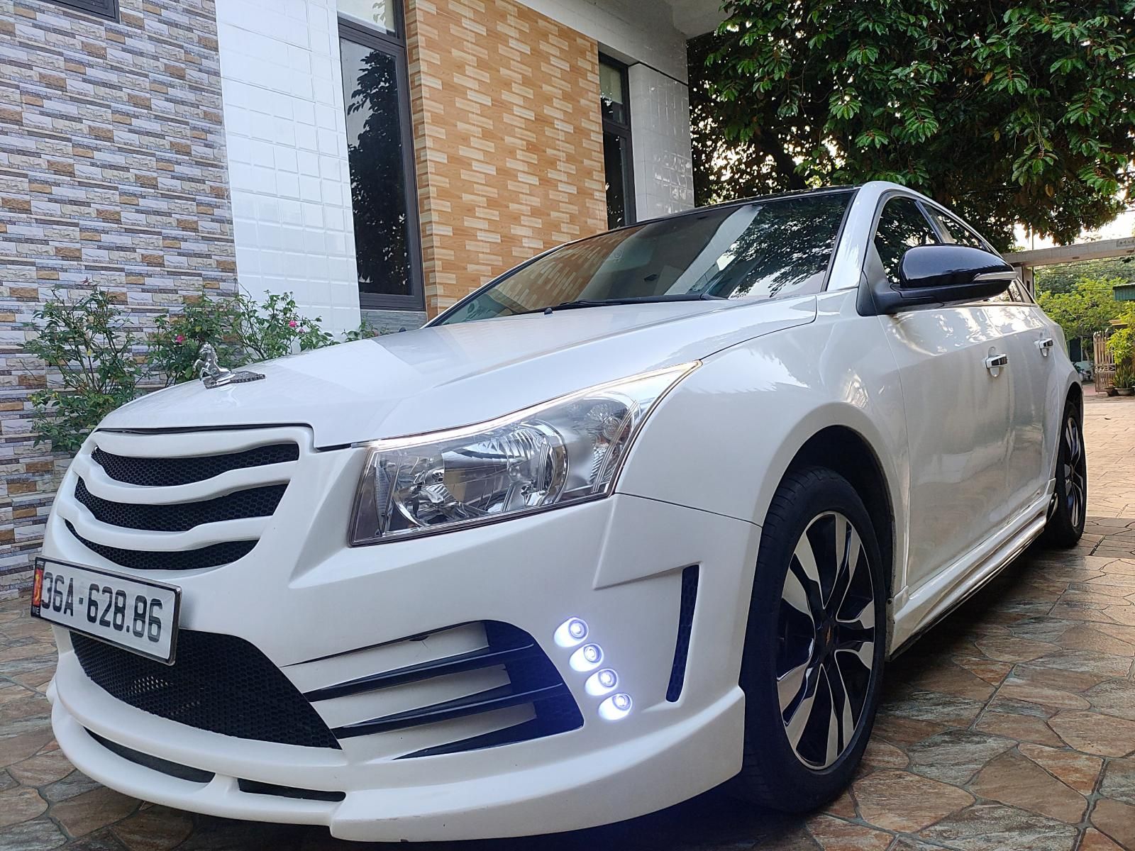 Chevrolet Cruze 2015 - Xe màu trắng