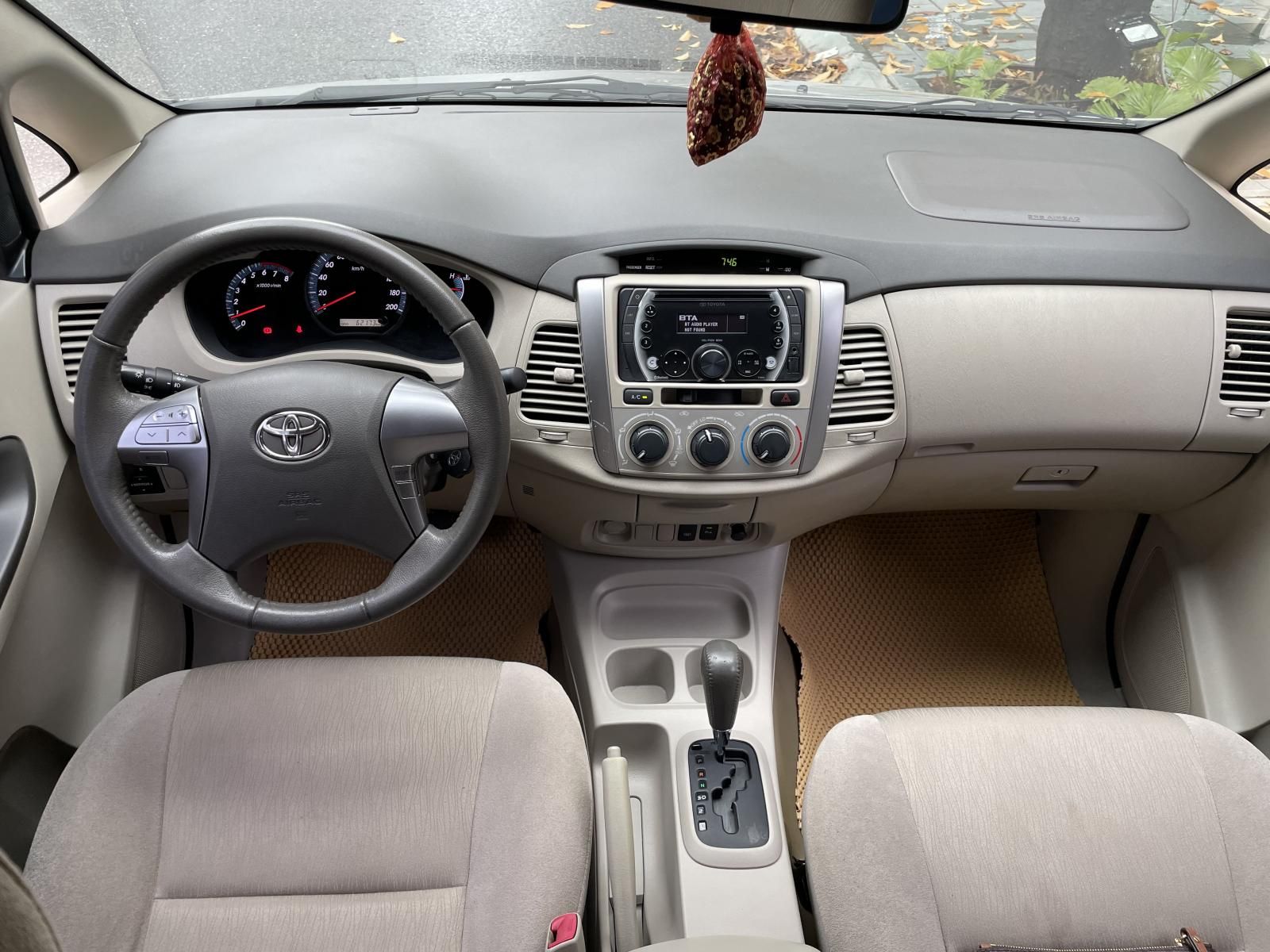 Toyota Innova 2016 - Gia Hưng Auto bán xe tự động màu bạc