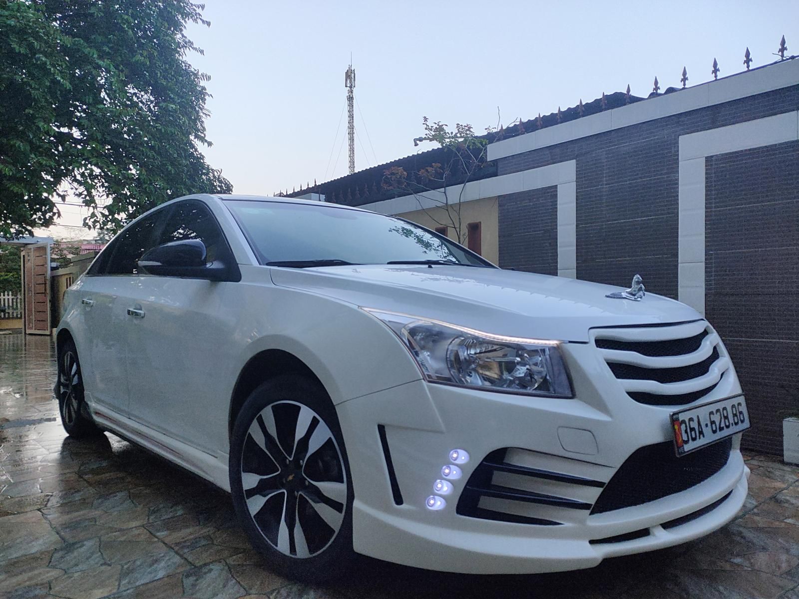 Chevrolet Cruze 2015 - Xe màu trắng